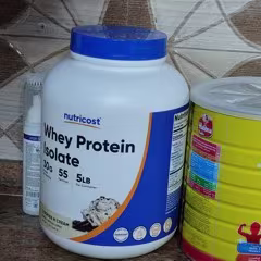 Nutricost Whey Protein Isolate Cookies N Cream